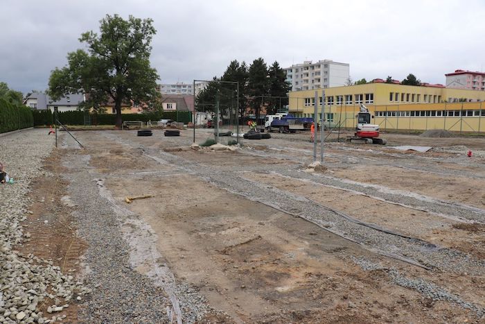 Rekonstrukce školního hřiště