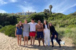 Z legrace si občas říkají cestovní kancelář GymZR. Prázdniny ani dovolenou ale nečekejte