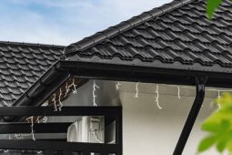 Moderní střecha ve stylu stodoly – inspirace a řešení