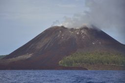 Sopka Krakatoa, tsunami a most, který nevzniká – to je příběh legendárního průlivu