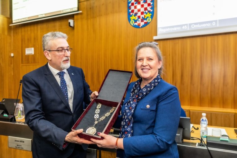 Současný primátor města Olomouce Miroslav Žbánek a jeho nástupkyně Miroslava Ferancová