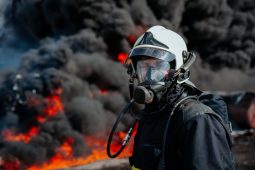 Rok 2025 očima hasičů: požáry, dopravní nehody i obří požár cisteren s benzenem