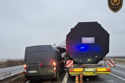 U Kroměříže se střetla dvě vozidla, provoz byl omezen na obou stranách D1