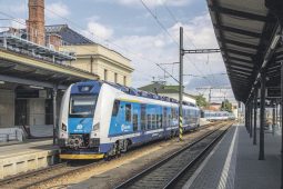 Vlaky mezi Lipníkem a Hranicemi čeká téměř celoroční výluka, cestující svezou autobusy