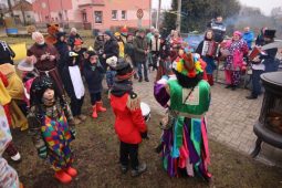 VIDEO: Knapovec ožil masopustem. Průvod vyrazil už potřetí