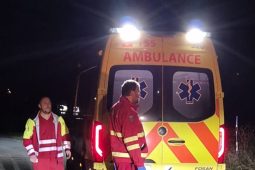 Řidič srazil chodce, jeho stav byl vážný. Při vyšetřovaní nehody se srazila další auta