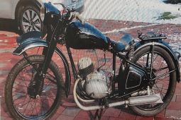 Zmizely historické skvosty: Zloděj odjel s veterány za stovky tisíc