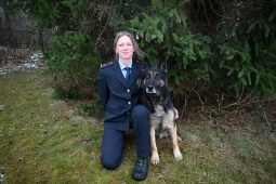 Zachránili dva sebevrahy. Policistka a její hafan vyhráli cenu Psovod roku