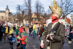 Hudba a příjemná atmosféra. Masopust se blíží a užije si ho každý