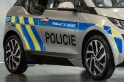 VIDEO: Zákaz řízení ho nezastavil. Za volant usedl s bratrovým řidičákem