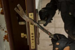 Krádeže, vydírání i drogy. Zlínský recidivista zamířit na Valentýna za mříže