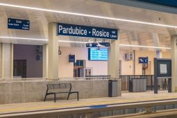 Z Pardubic do Hradce Králové nyní vlakem rychleji
