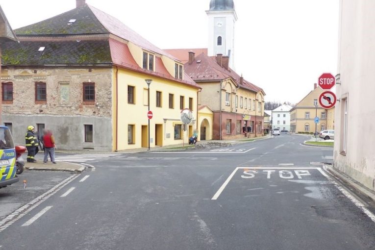 Kamion srazil chodkyni