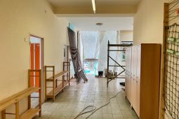 Přístavba a rekonstrukce 5. ZŠ zasáhla i do školního roku